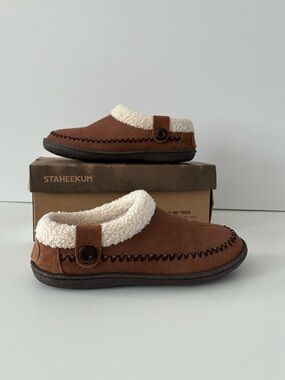 Staheekum Soothe Slipper size 9 - EUC
Brown Suede